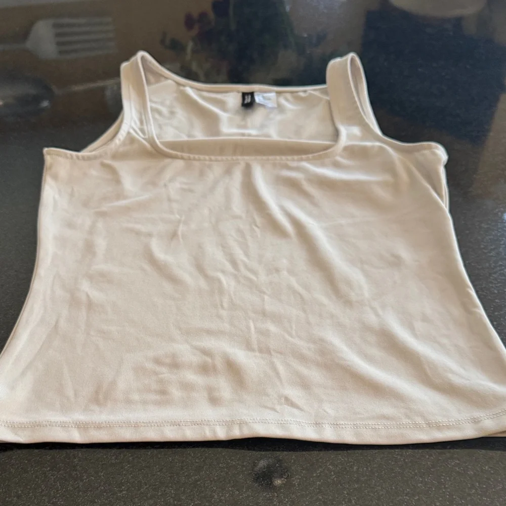 Basic Square-Neck Tank Top - Cream - Picture 3 of 7